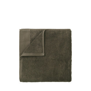 RIVA Hand Towel 50x100cm, Agave Green Color - RIVA منشفة يد 50x100سم, لون الصبار الأخضر