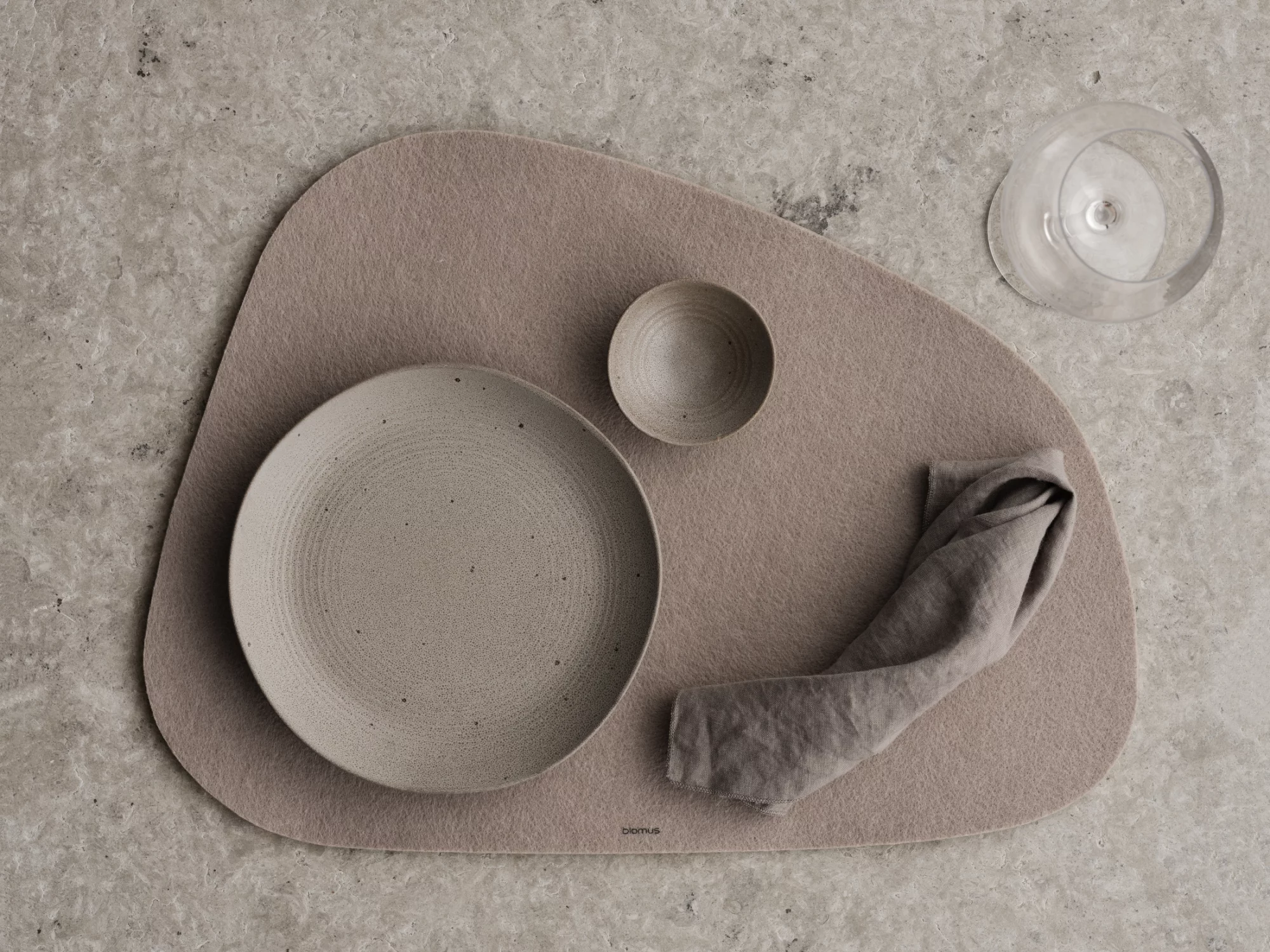 KUMI Stoneware Bowls, Fungi Color - وعاء من الخزف الحجري, لون بيج فاتح