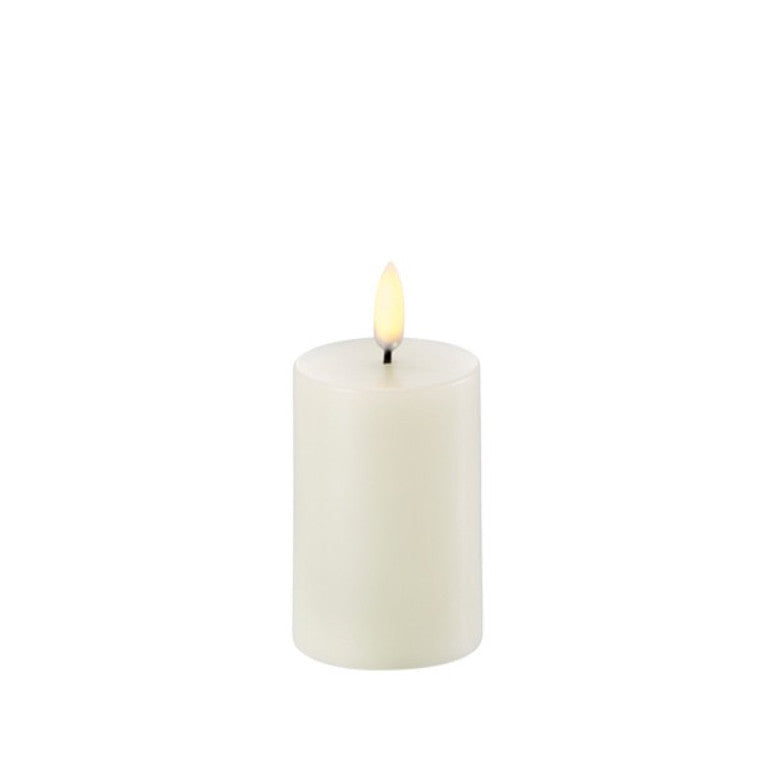 PILLAR CANDLE IVORY 5x7,5 cm - شمعة LED مضيئة 5xh7.5سم, لون اوف وايت