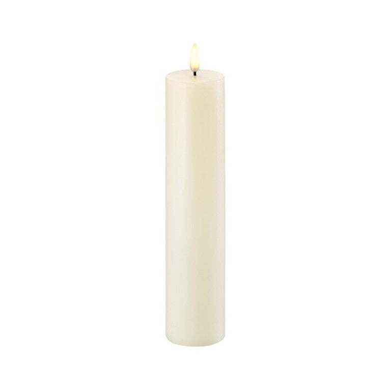 PILLAR CANDLE IVORY 25 x 4.8 CM - شمعة LED مضيئة 4.8xh22.2سم, لون اوف وايت