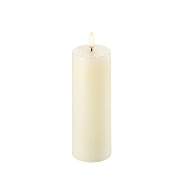 UYUNI LED PILLAR CANDLE IVORY 5.8 x 15.2 CM - شمعة LED مضيئة 5.8xh15.2سم, لون اوف وايت