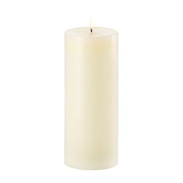 LED PILLAR CANDLE IVORY SMOOTH 10.1x25cm - شمعة LED مضيئة 10.1xh25 سم, لون اوف وايت