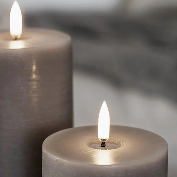 Pillar LED Melted Candle 7.8xh15cm, Sandstone Rustic Color - شمعة LED مضيئة 7.8 * 15 سم , لون بيج