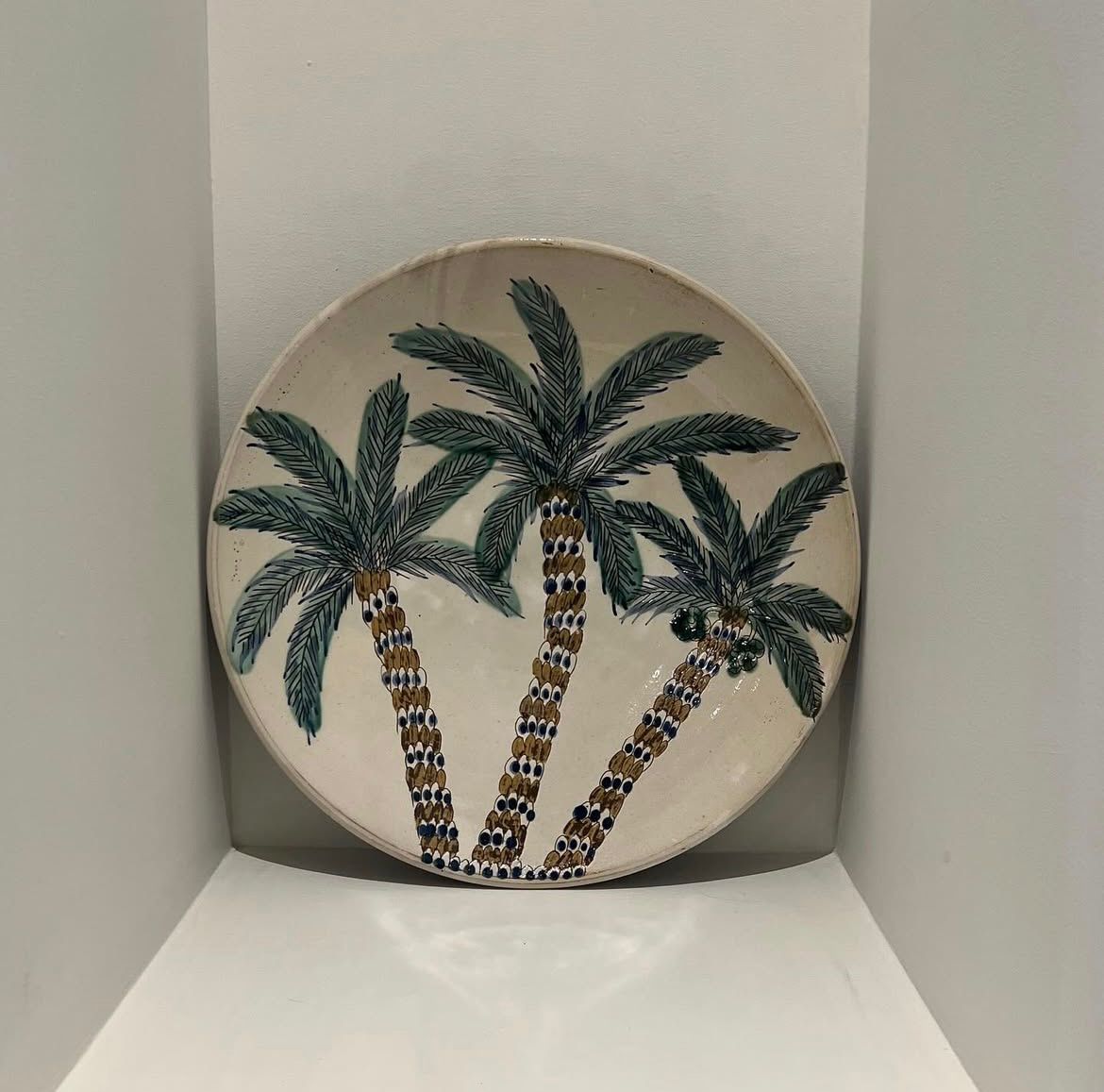 Large serving palm plate - صحن تقديم كبير