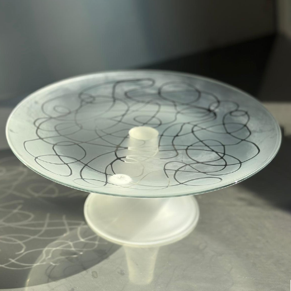 Abstract Cake Stand W Glazed Satin 28CM - طبق تقديم بنقشة Abstract قاعدة 28سم