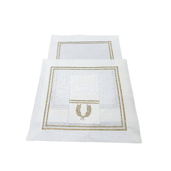 Laura Off-White/Gold Greek Leaf Placemats – Set of 3 - طقم مفارش طاولة لورا أبيض/ذهبي بتصميم أوراق يونانية – 3 قطع