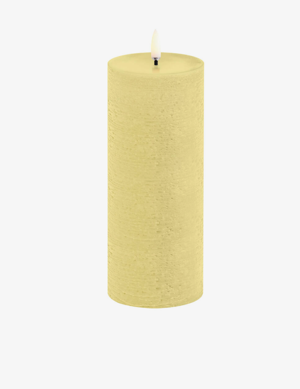 LED pillar candle, Wheat yellow, Rustic, 7,8x20,3 cm (4/24) - شمعة عمود LED، أصفر، ريفي، 7,8x20,3 سم