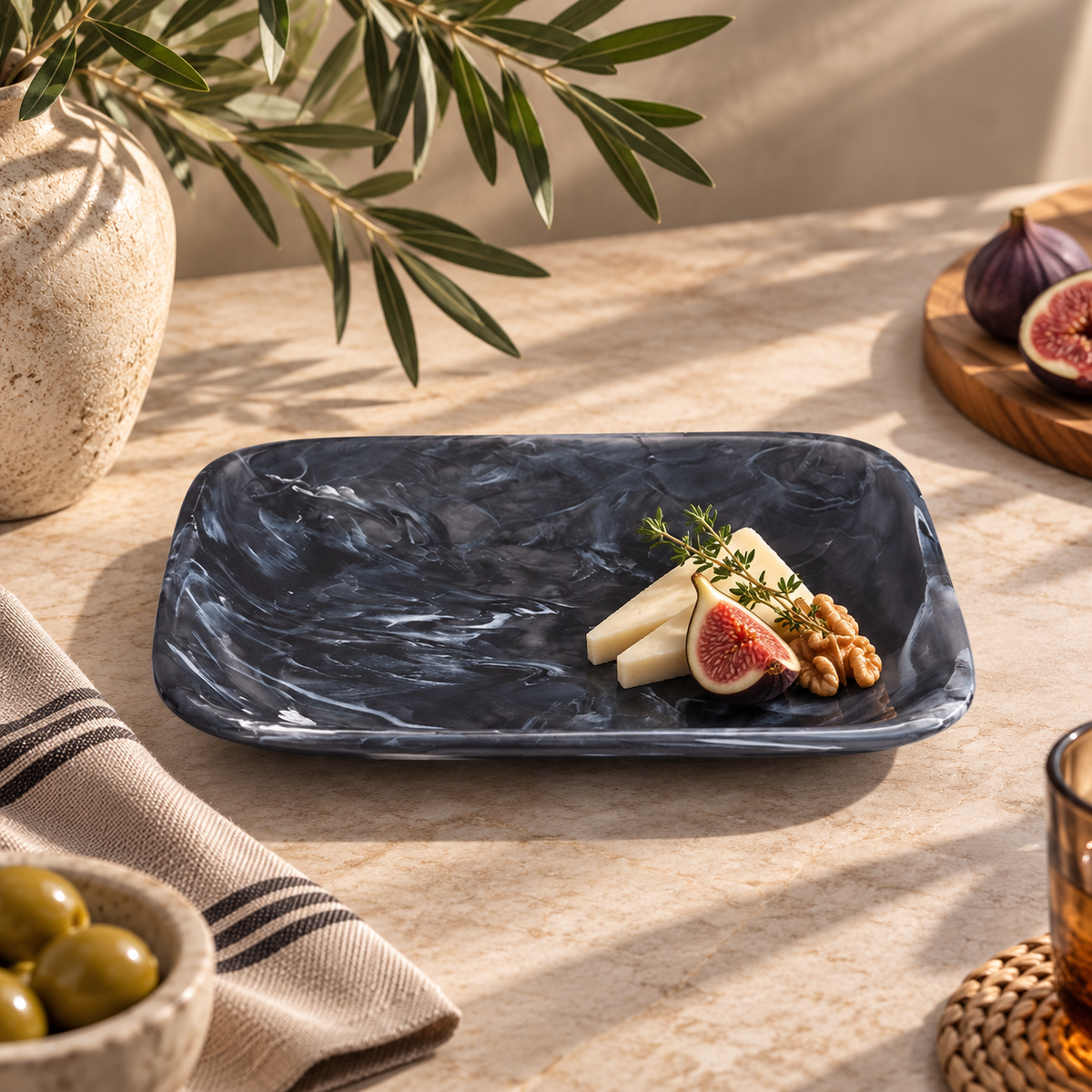 Medium Resin Square Tray 24.5x24.5x3cm, Black Color - طبق تقديم مربع متوسط 24.5x24.5x3سم, لون أسود