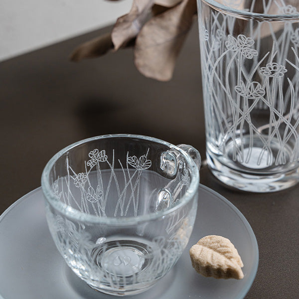 White Flying Botanical flower Espresso Cup ,Saucer - طقم اكواب إسبرسو مع صحن غير لامع بنقشة نباتية ,أبيض