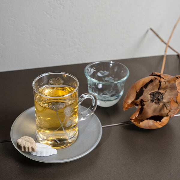 Silver Botanical Istekana & Gahwa Set - طقم استكانات شاي وقهوة بنقشة نباتية فضي