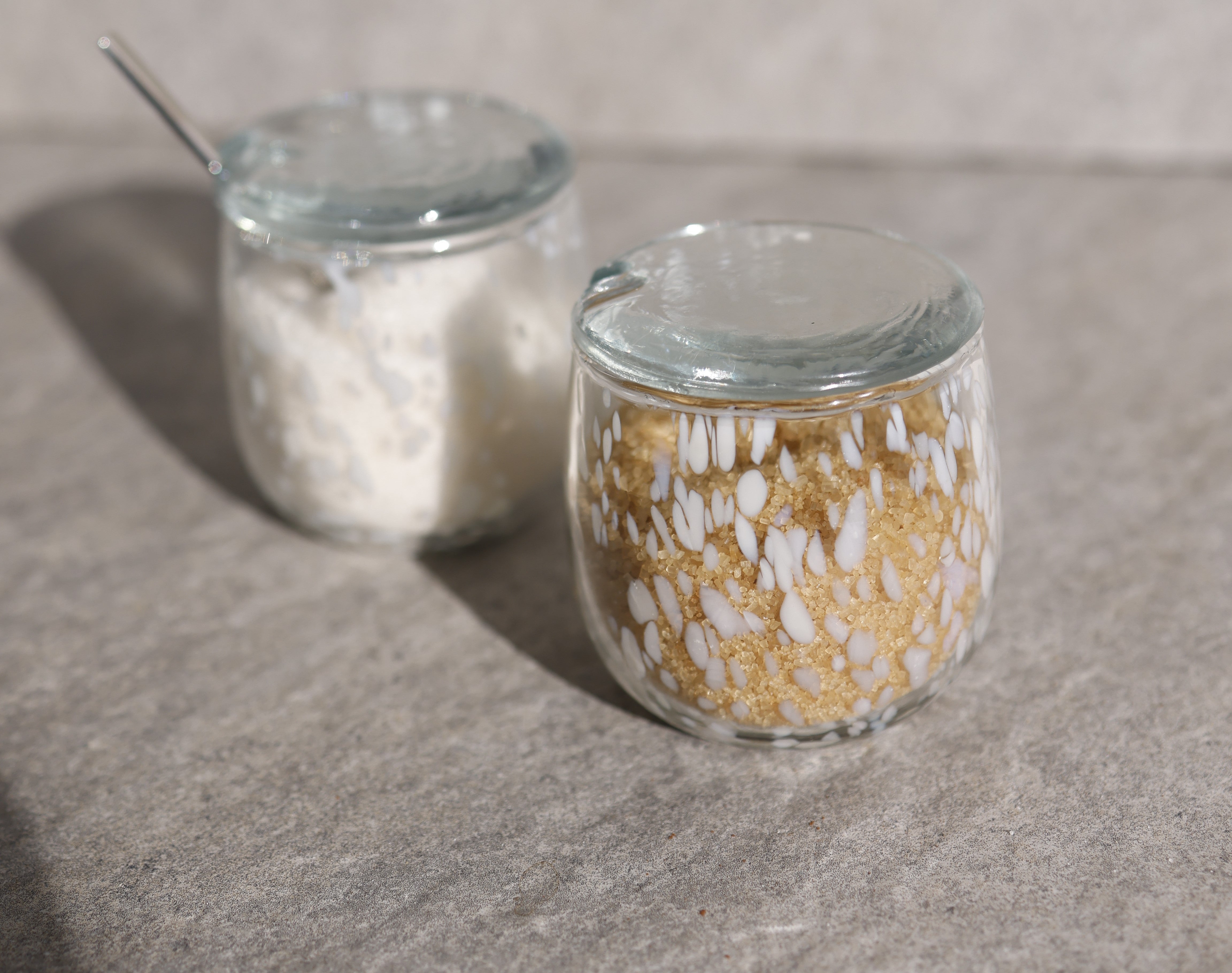 4 PC WHITE DOTTED SUGAR BOWL W LID SET -وعاء سكر منقط أبيض 4 قطعة