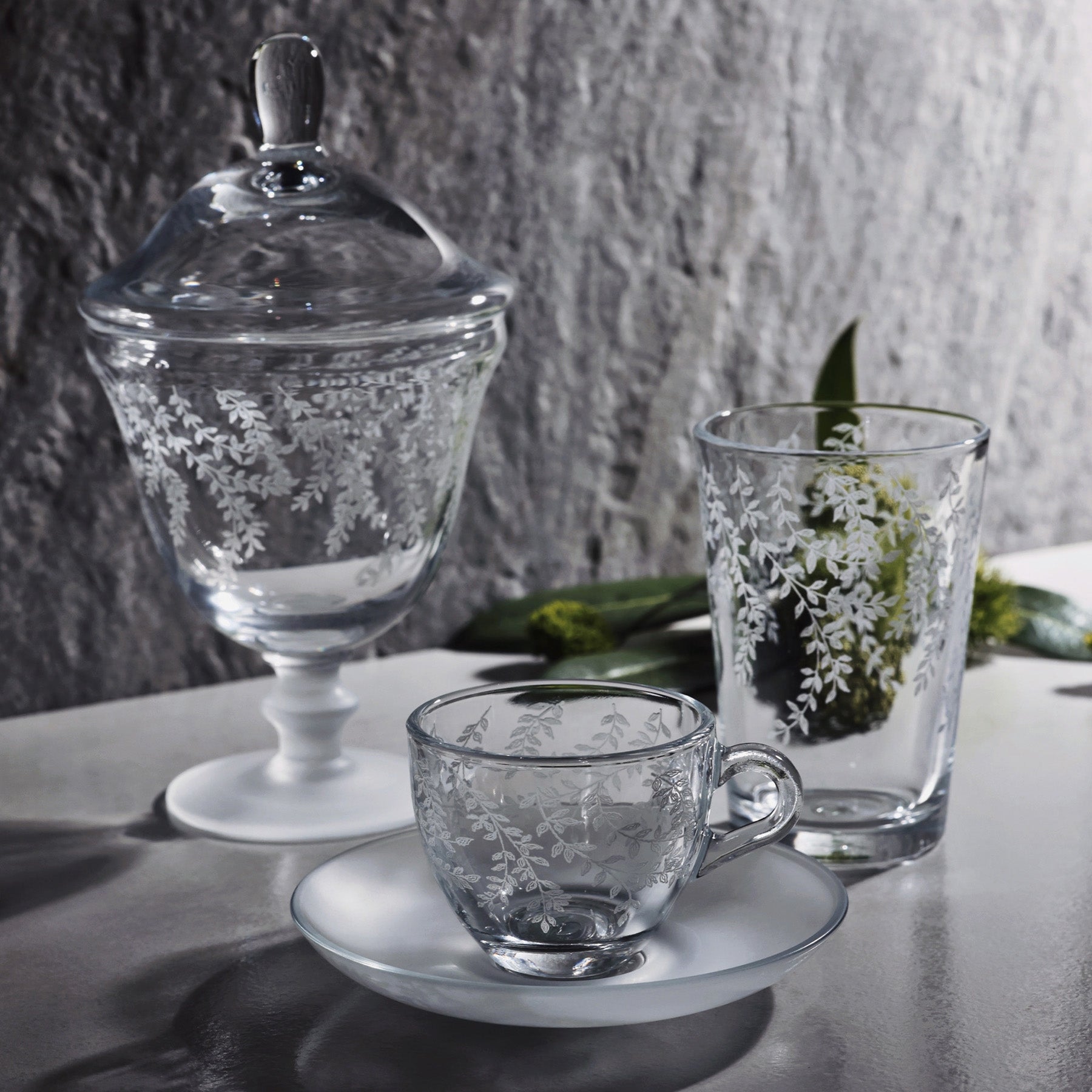 White Leaves Drinking Glass Set - طقم اكواب بنقش الأوراق البيضاء