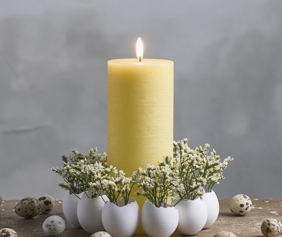 LED pillar candle, Wheat yellow, Rustic, 7,8x15,2 cm (4/24) - شمعة عمود LED، أصفر، ريفي، 7,8 x15,2 سم