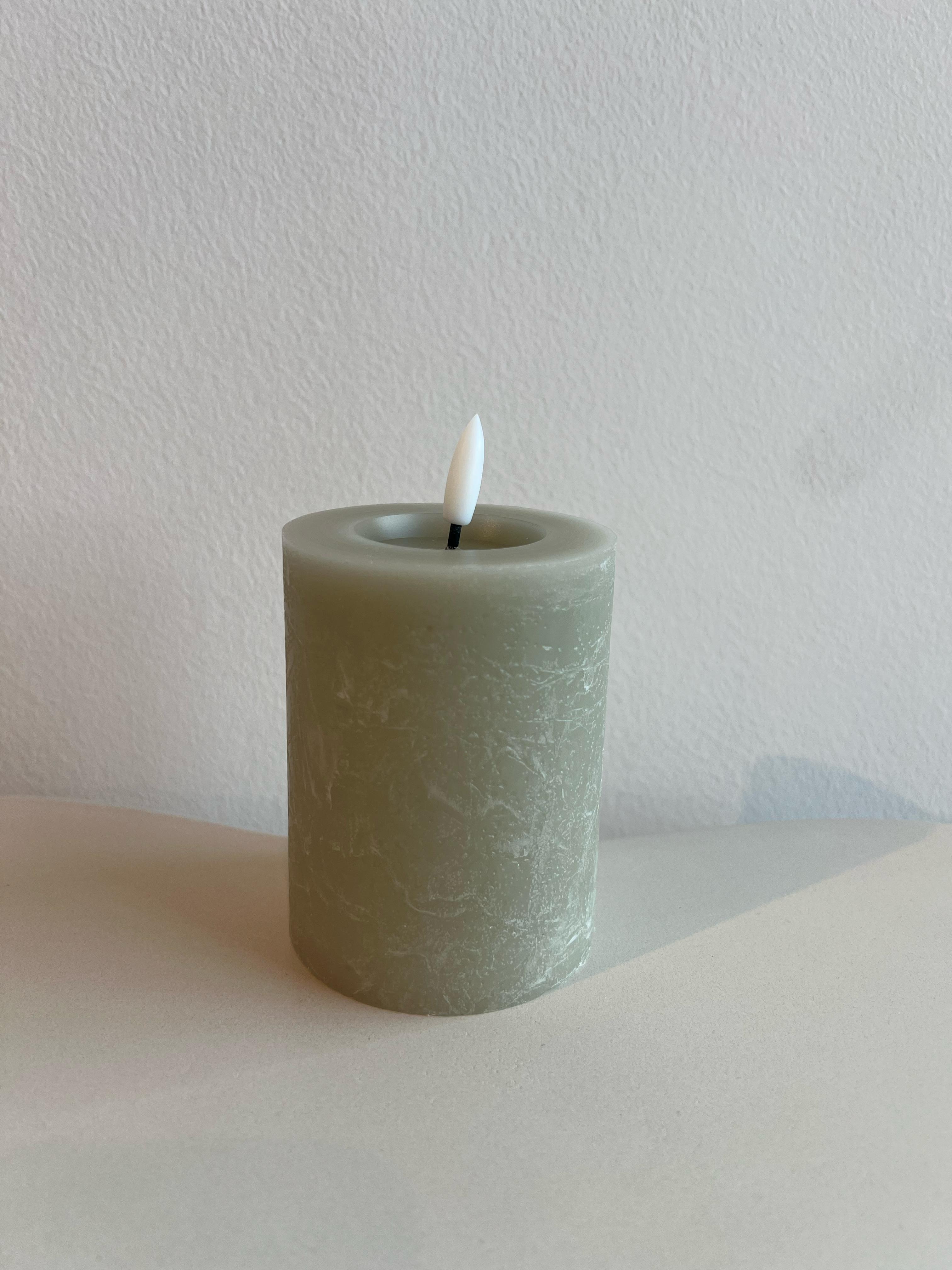 MM LED pillar candle, Rock, Melted, Kit grey 74x100 mm - MM شمعة عمودية LED، صخرية، ذائبة، طقم رمادي 74 × 100 مم