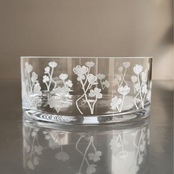 White Botanical Bowl Glazed Satin 20 cm - وعاء تقديم بنقشة نباتية أبيض 20 سم