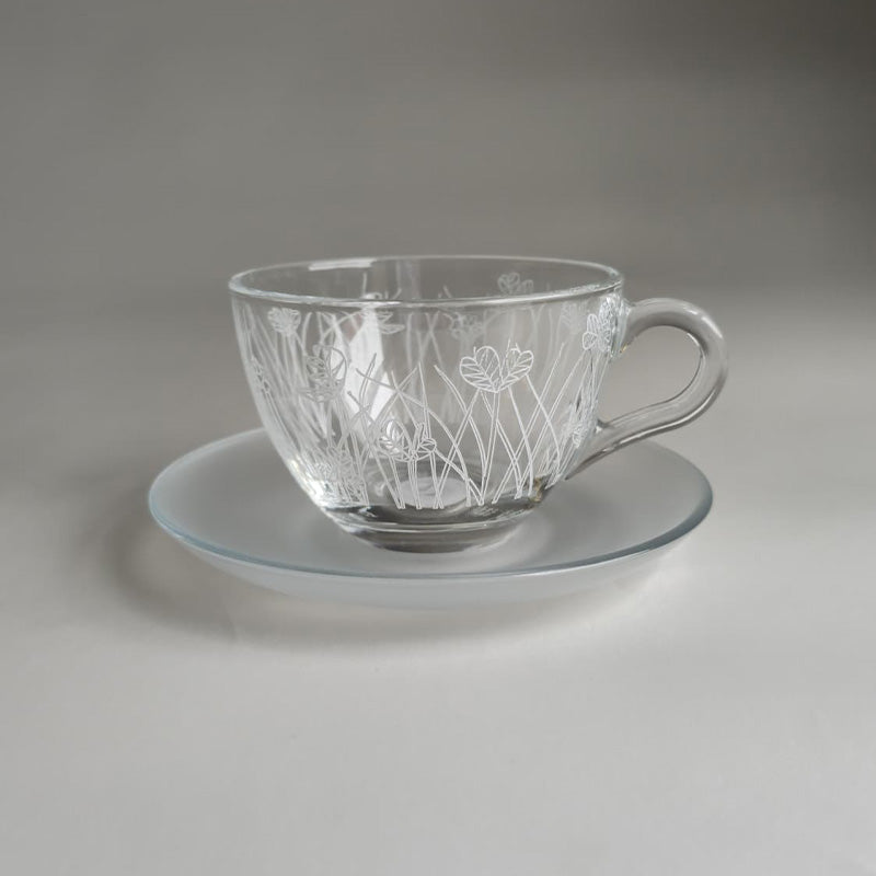 White Flying Botanical flower Cappuccino Cup ,Saucer - طقم اكواب كابتشينو مع صحن غير لامع بنقشة نباتية ,أبيض