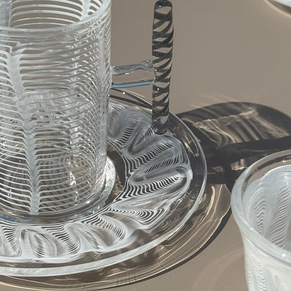 Istekana & Gahwa Set With Handles, White & Black - طقم استكانات شاي وقهوة ,أبيض أسود