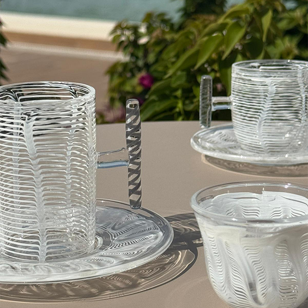 Istekana & Gahwa Set With Handles, White & Black - طقم استكانات شاي وقهوة ,أبيض أسود