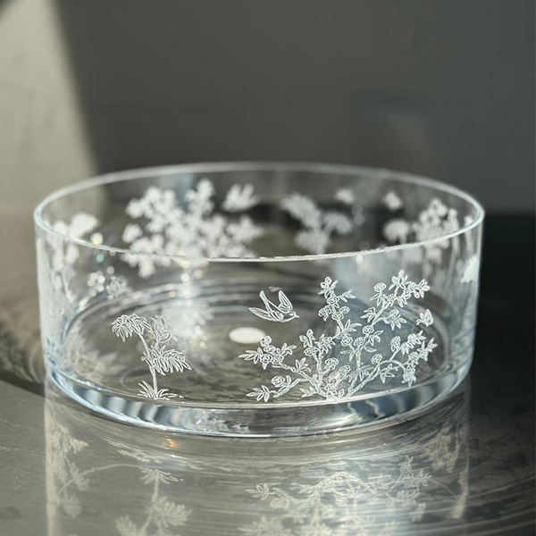 White Forest Large Bowl Glazed Satin 25 cm - وعاء حلوى نقش الطائر والغصن أبيض 25 سم