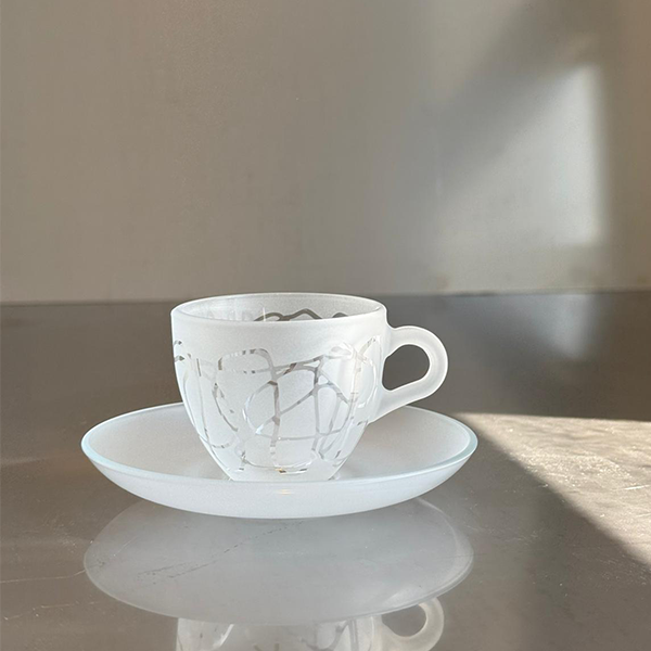Abstract Espresso Cup , Matt Saucer - طقم اكواب إسبرسو مع صحن غير لامع بنقش Abstract