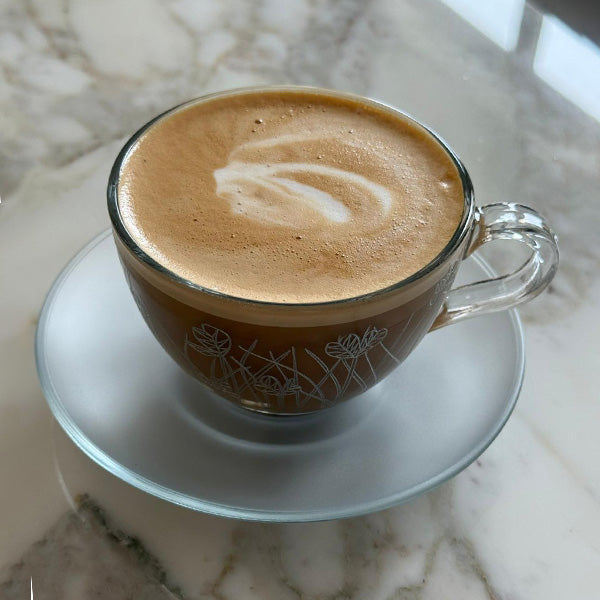 Silver Flying Botanical flower Cappuccino Cup ,Saucer - طقم اكواب كابتشينو مع صحن غير لامع بنقشة نباتية ,فضي