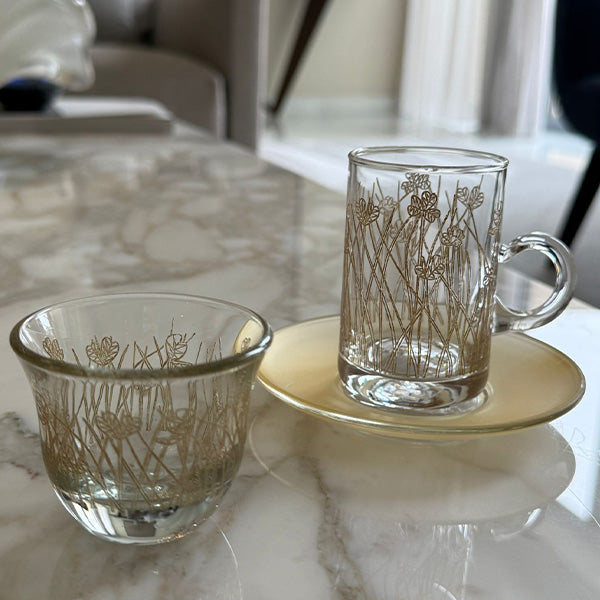 Gold Flying Botanical flower Istekana & Gahwa Set - طقم استكانات شاي وقهوة بنقشة نباتية ذهبي
