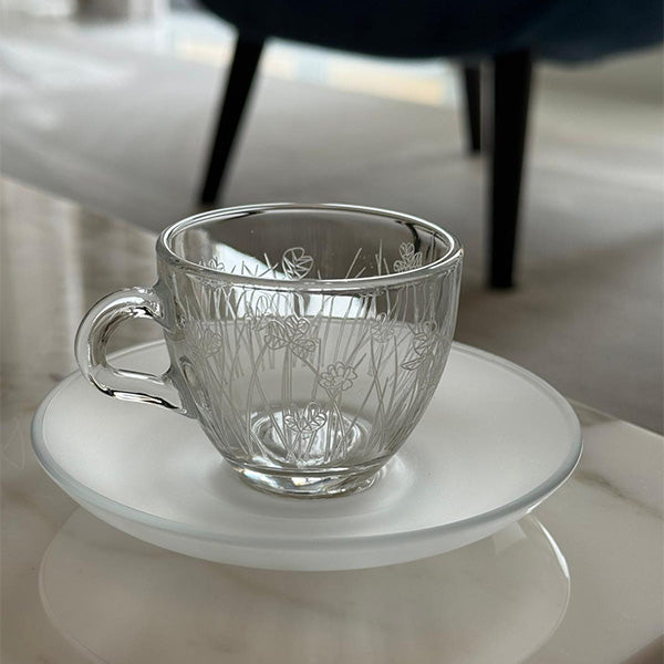White Flying Botanical flower Espresso Cup ,Saucer - طقم اكواب إسبرسو مع صحن غير لامع بنقشة نباتية ,أبيض