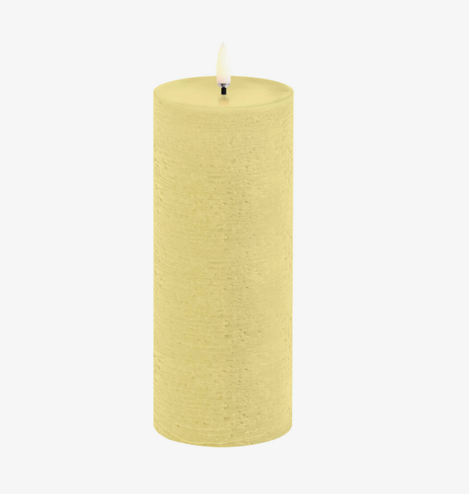 LED pillar candle, Wheat yellow, Rustic, 7,8x20,3 cm (4/24) - شمعة عمود LED، أصفر، ريفي، 7,8x20,3 سم