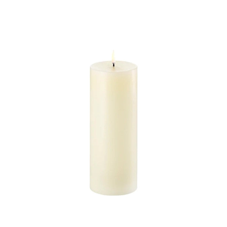 Led Piller Candle Ivory smooth 7.8x20.cm, - شمعة LED مضيئة 7.8xh20.3 سم, لون اوف وايت