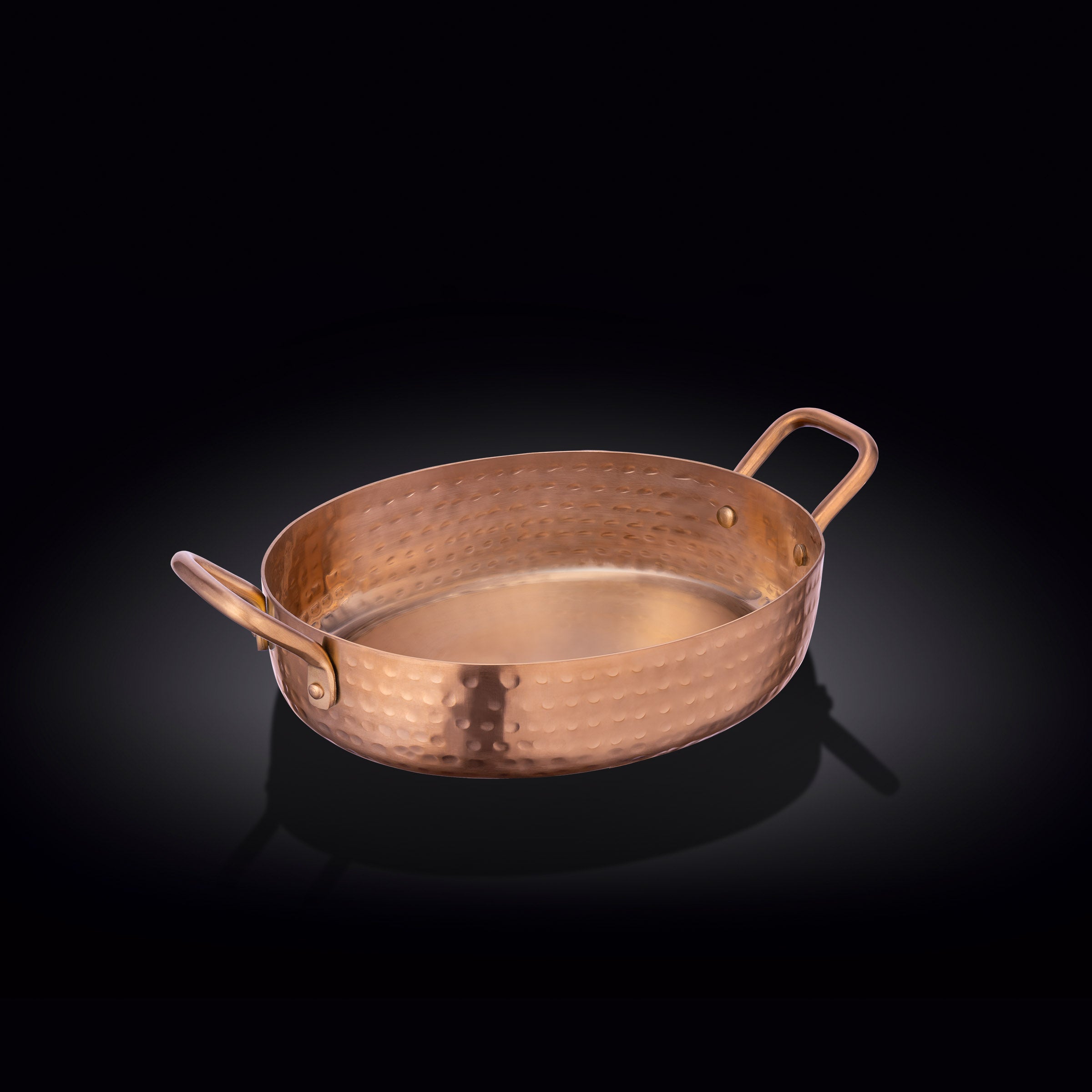 OVAL FRY PAN WITH 2 SIDE HANDLES 16 X 13 X 3.8 CM - 16 X 13 X 3.8 سم مقلاة بيضاوية بمقبضين