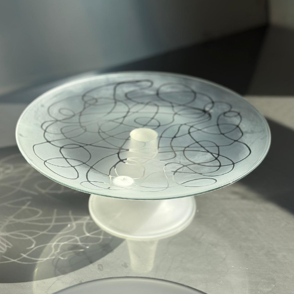 Abstract Cake Stand  W Glazed Satin 22CM - طبق تقديم بنقشة Abstract قاعدة 22سم