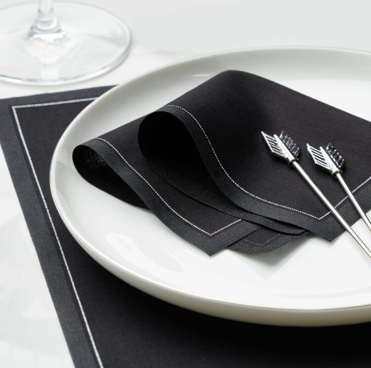 PLACEMAT PACK, 48 x 32 CM, Black. - مفارش أطباق قطنية 48x32سم 12قطعة , لون أسود