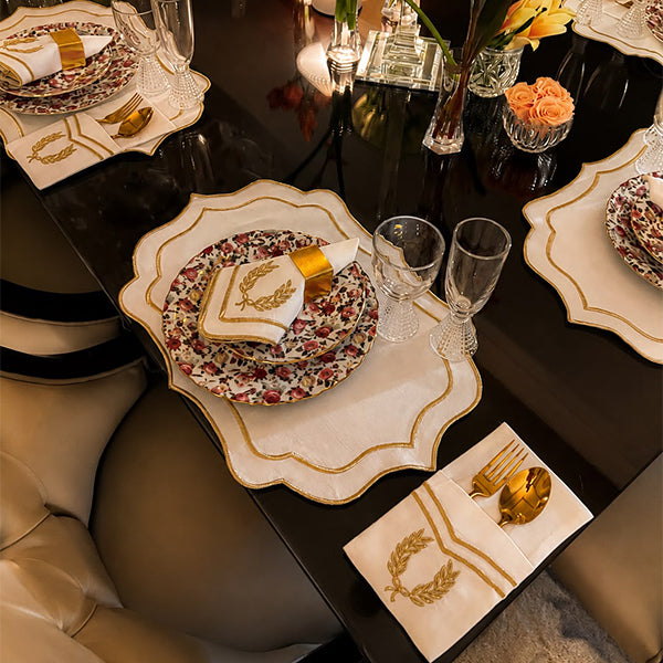 Yalda Curve Line Gold Leaf Placemats – Set of 3 - طقم مفارش طاولة يالدا بتصميم ورق ذهبي – 3 قطع