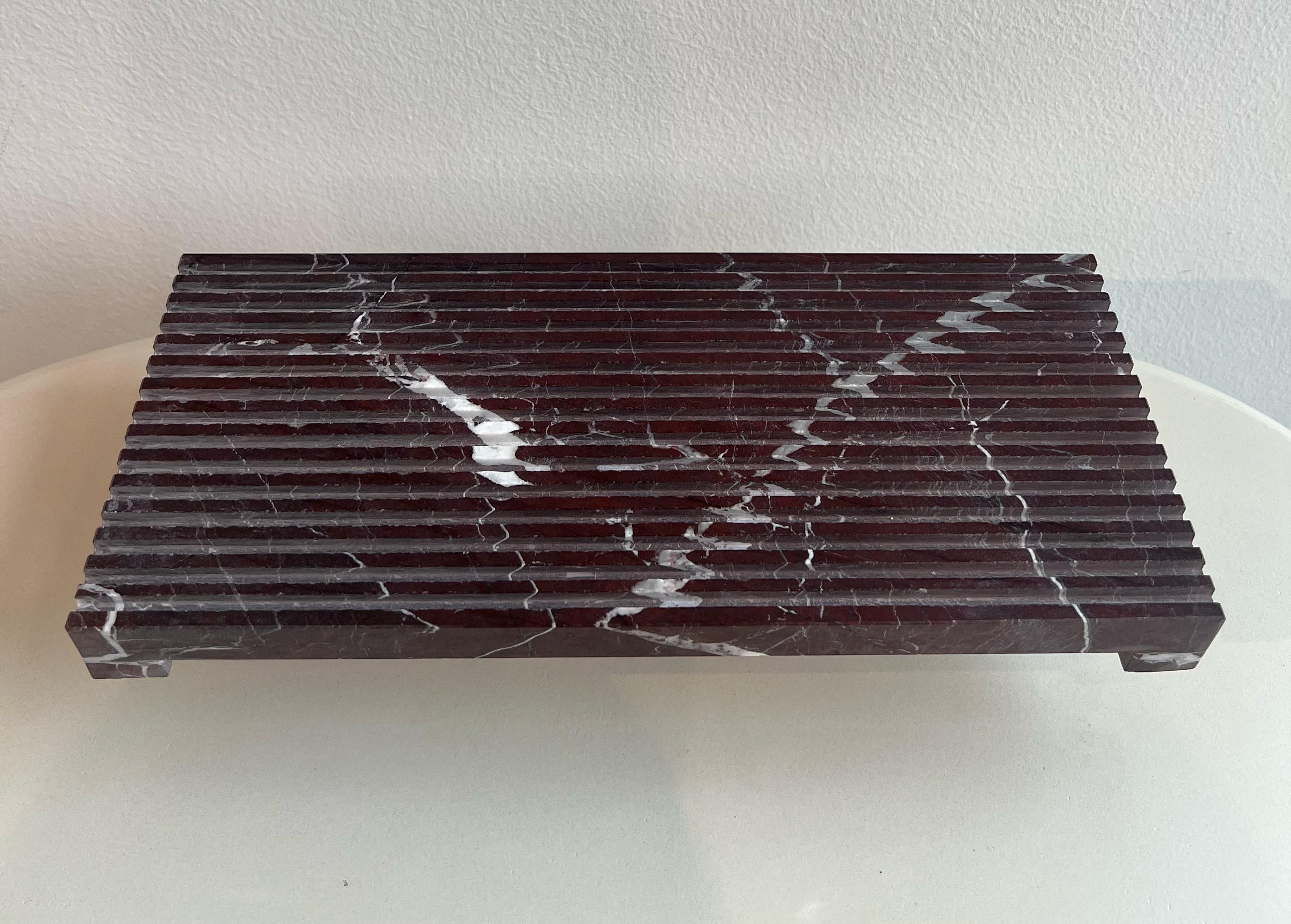 TEXTURED-MAROON MARBLE SET , 13CM X 30CM - طقم رخام مزخرف كستنائي مقاس 13 سم × 30 سم