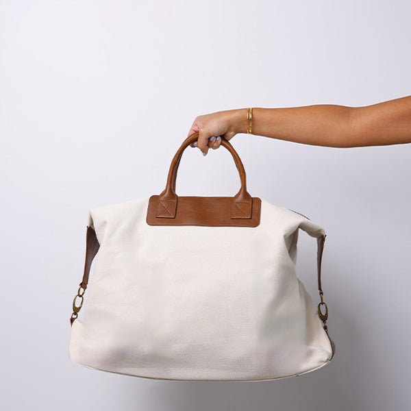 Large Off White Duffle Bag With Shoulder Strap  - BROWN STRAP 83x18x45cm - 83x18x45cm حقيبة يد كبيرة باللون الأبيض مع حزام كتف- حزام بني